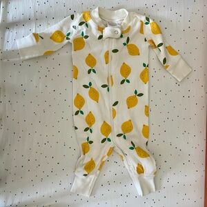 Hanna Andersson White and Yellow Lemon Print Footie
